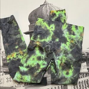 Tie-Dye Leggings in Green and Black